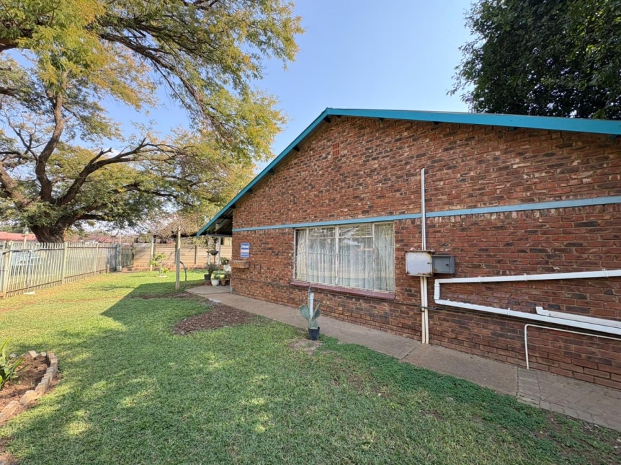 3 Bedroom Property for Sale in Oos Einde North West